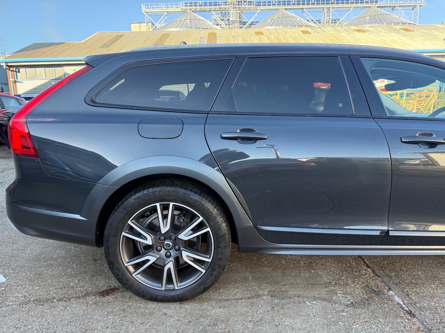 Used Volvo V90 2018 for sale - 76626065: Photo 25