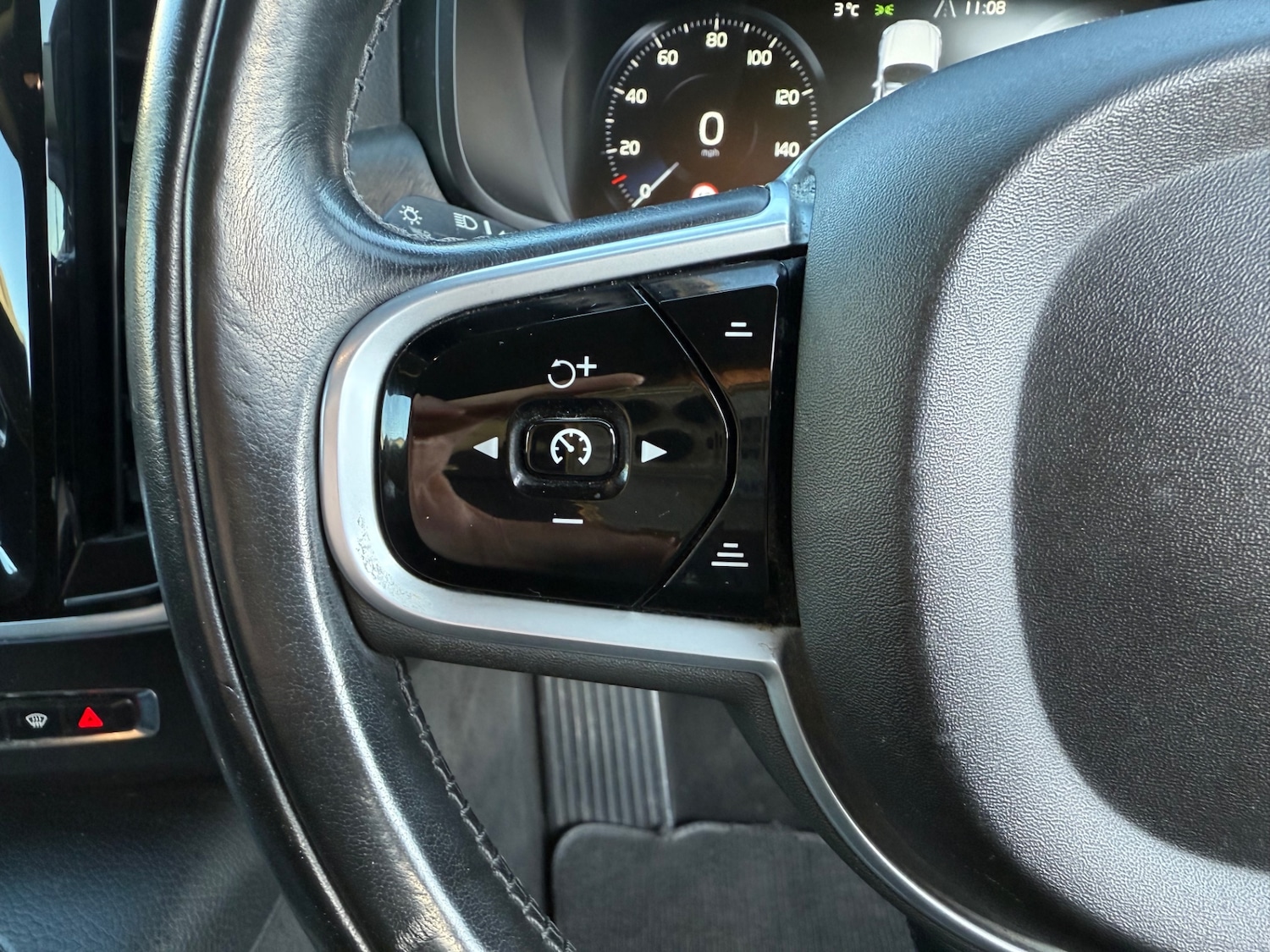 Used Volvo V90 2018 for sale - 76626065: Photo 39