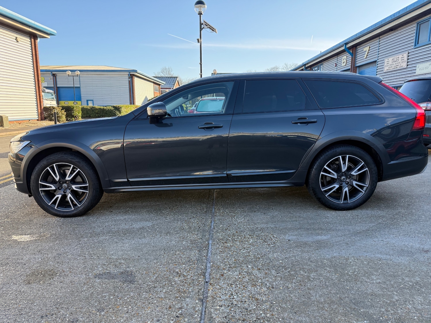 Used Volvo V90 2018 for sale - 76626065: Photo 7