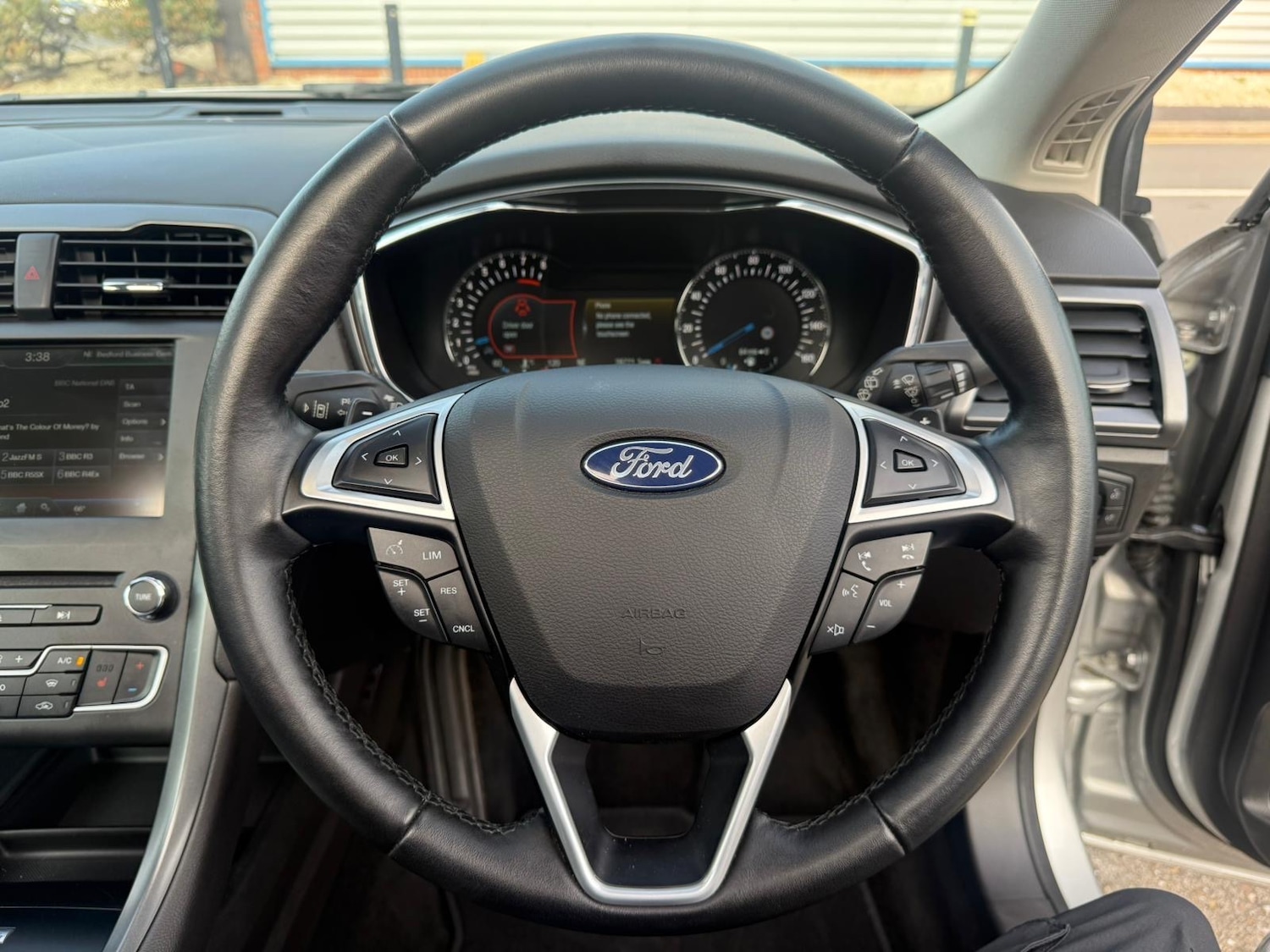 Used Ford Mondeo 2015 for sale - 77803889: Photo 11