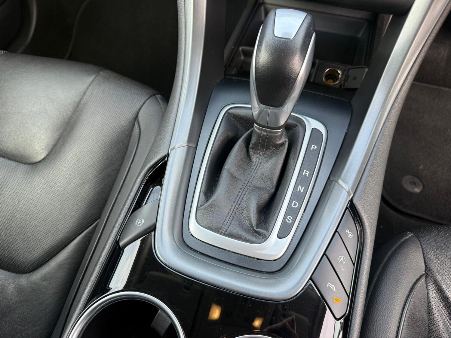 Used Ford Mondeo 2015 for sale - 77803889: Photo 16