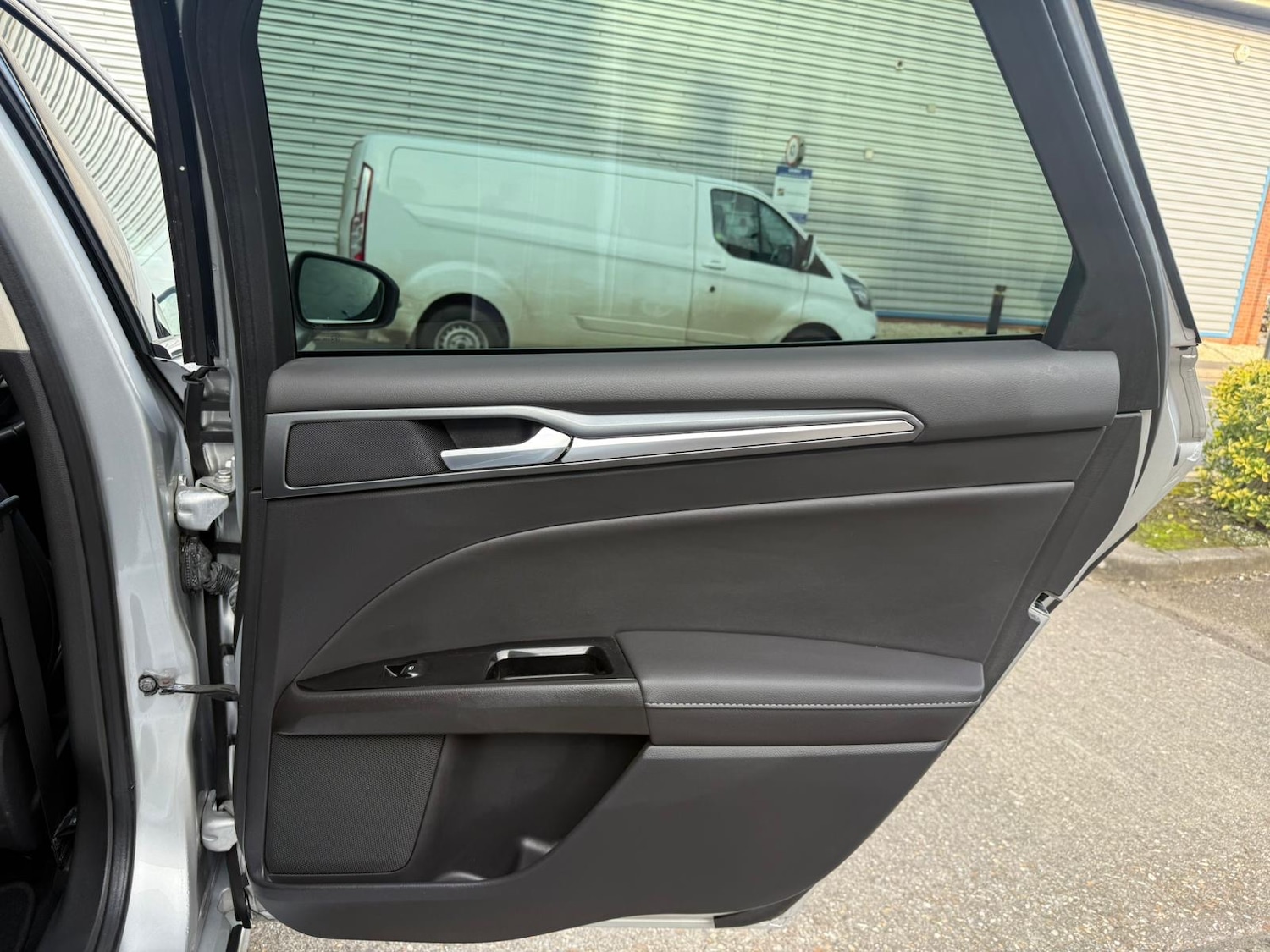 Used Ford Mondeo 2015 for sale - 77803889: Photo 22