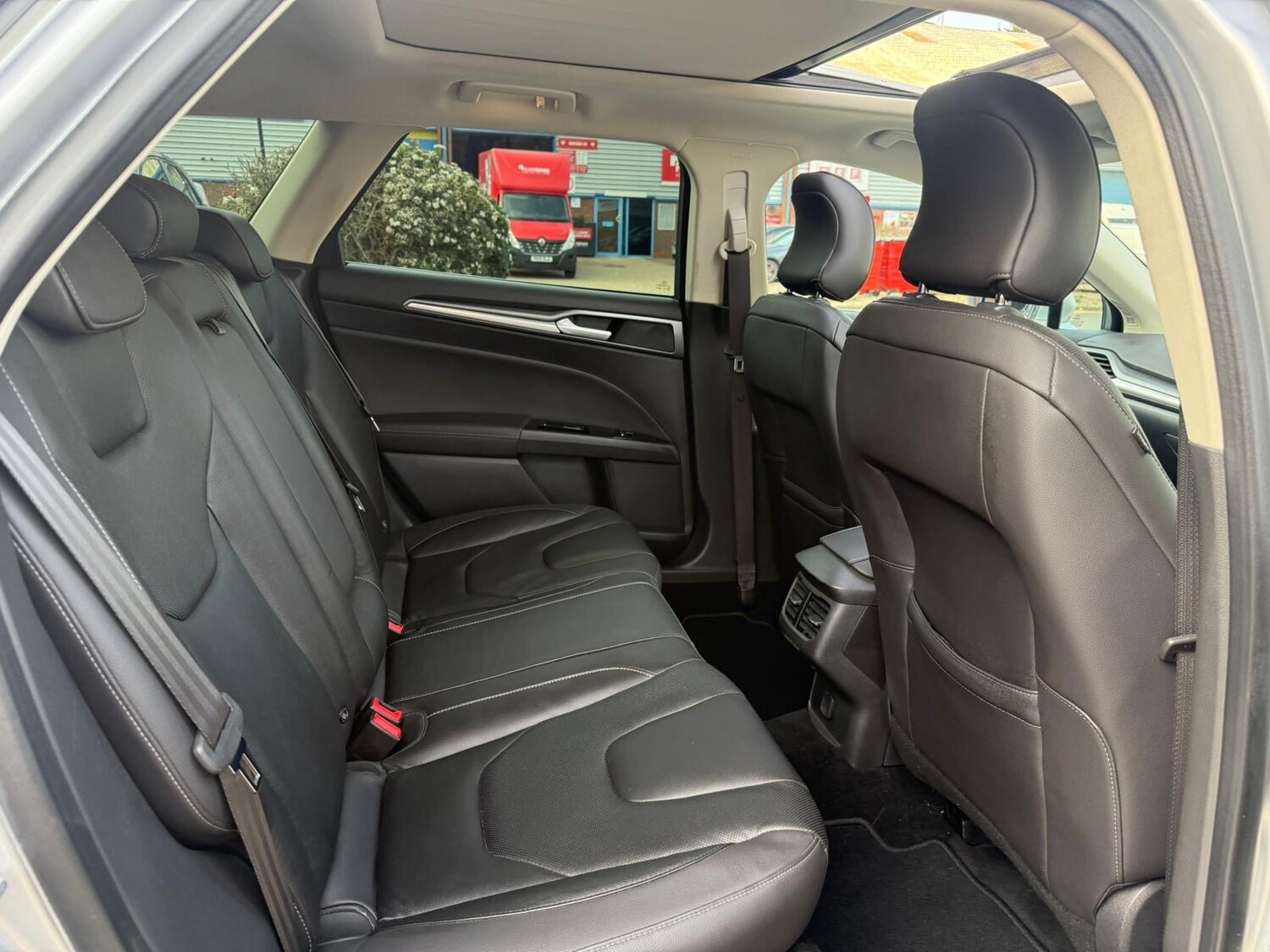 Used Ford Mondeo 2015 for sale - 77803889: Photo 29