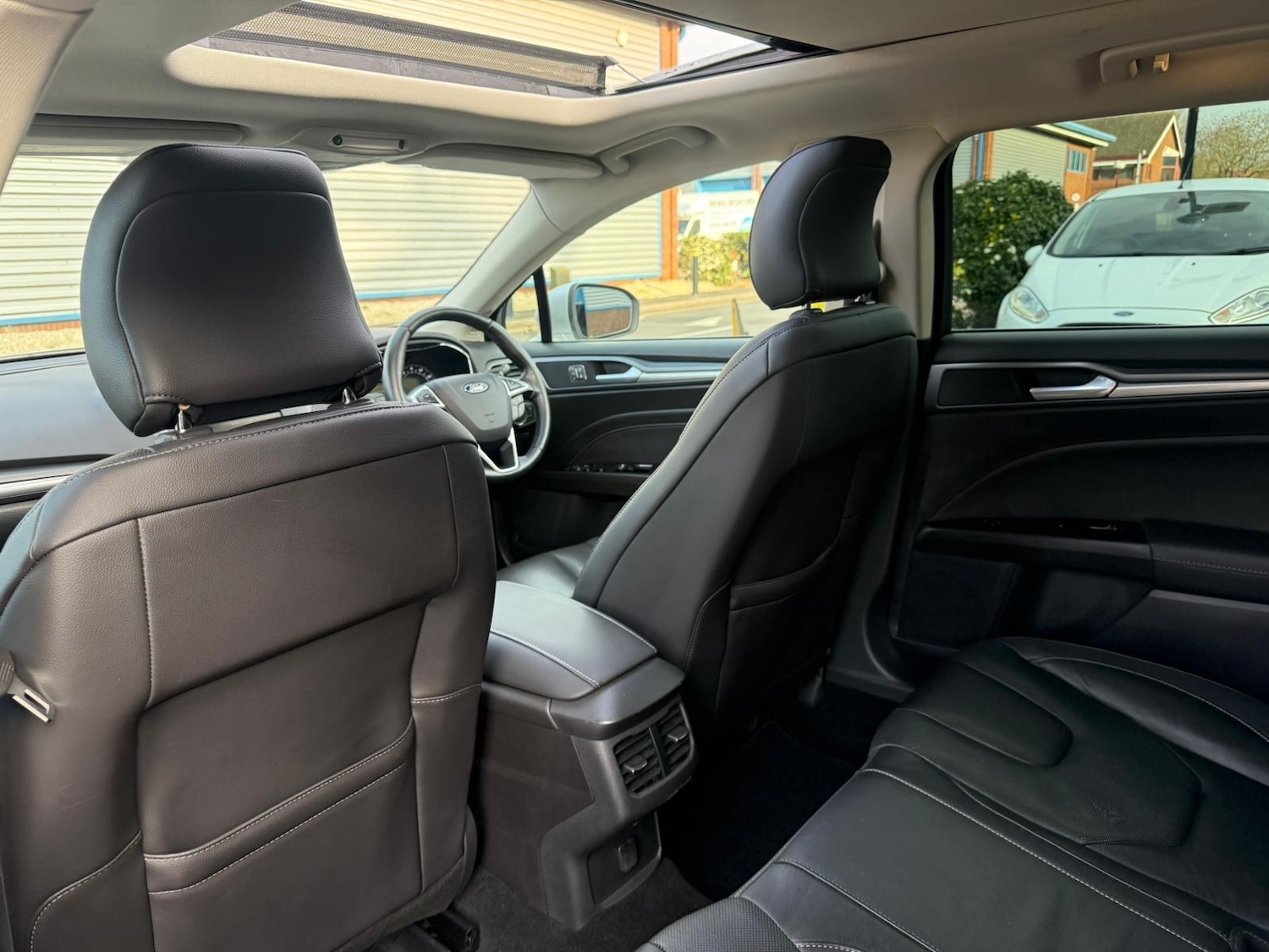 Used Ford Mondeo 2015 for sale - 77803889: Photo 33