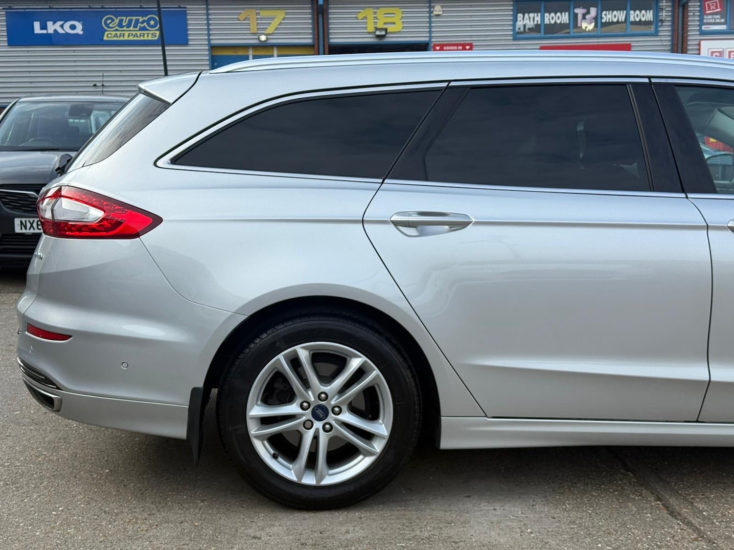 Used Ford Mondeo 2015 for sale - 77803889: Photo 46