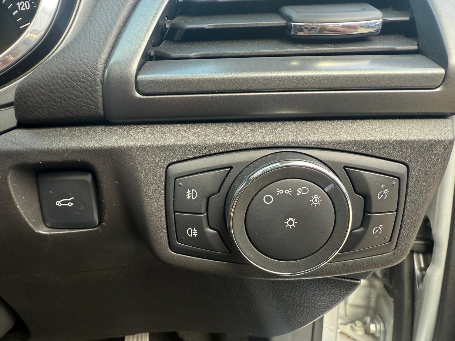 Used Ford Mondeo 2015 for sale - 77803889: Photo 66