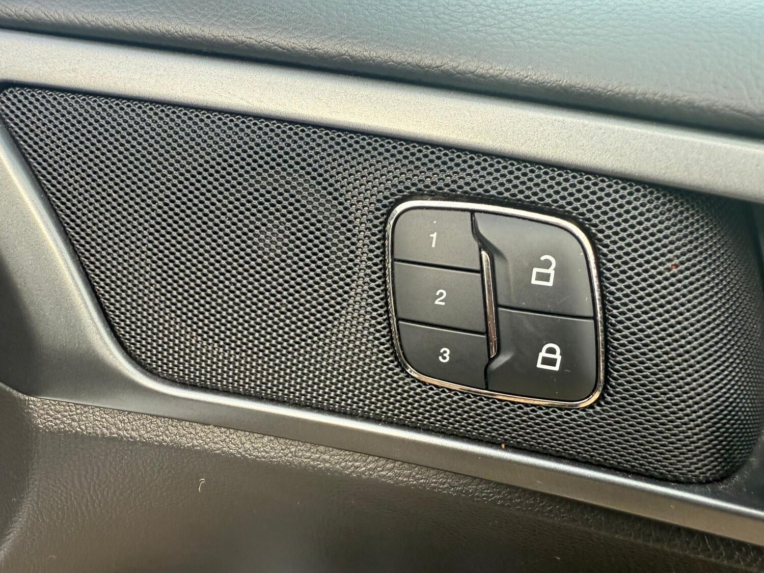 Used Ford Mondeo 2015 for sale - 77803889: Photo 71