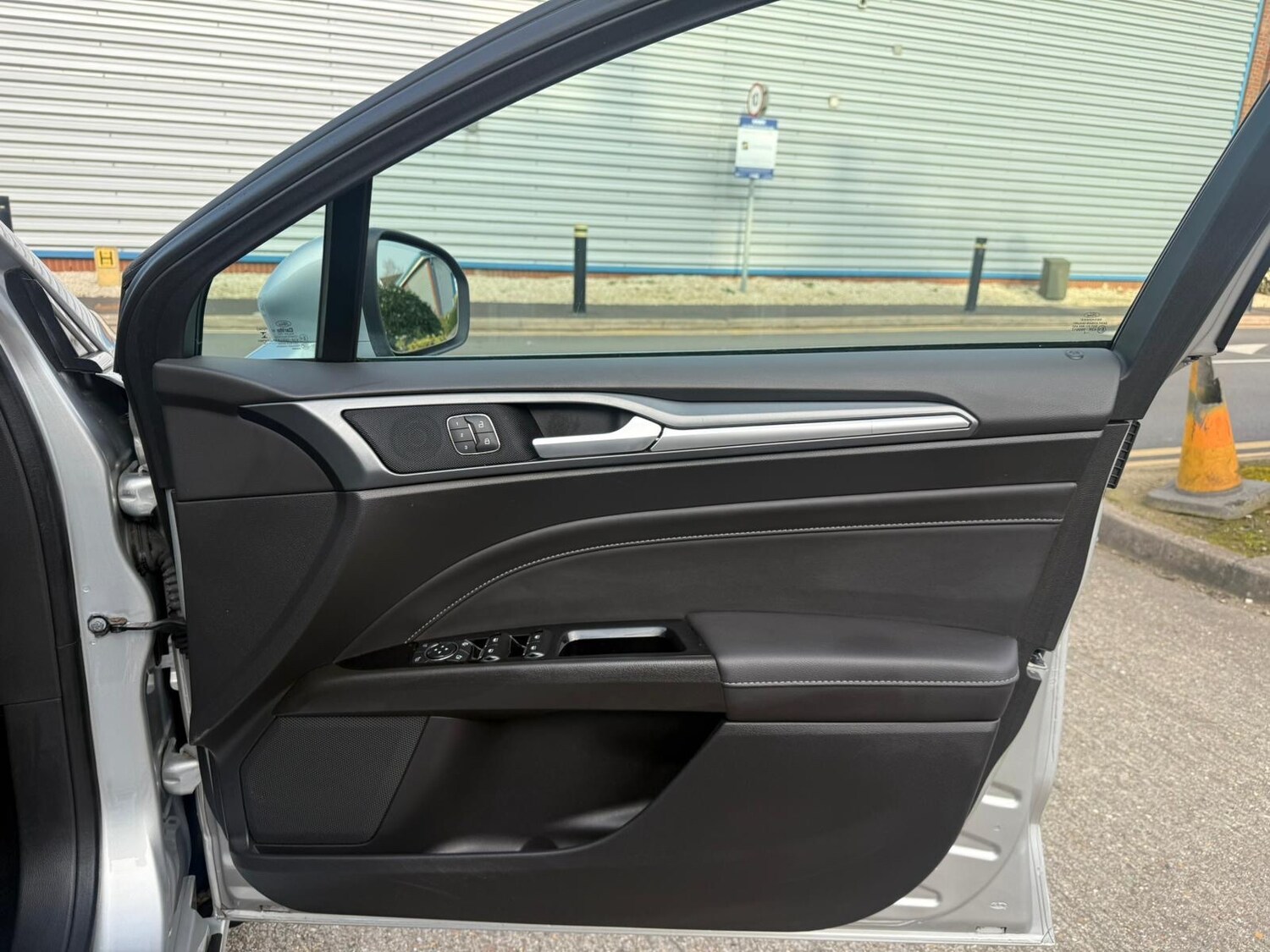 Used Ford Mondeo 2015 for sale - 77803889: Photo 74