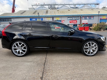 Used Volvo V60 2016 for sale - 76357766: Photo