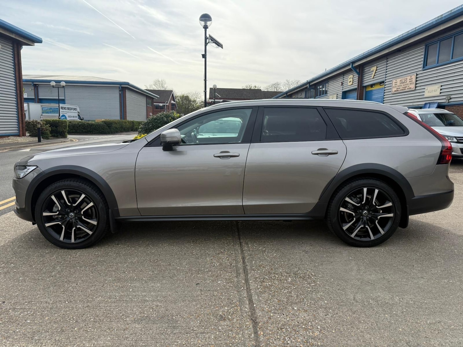 Used Volvo V90 2021 for sale - 78161699: Photo 2