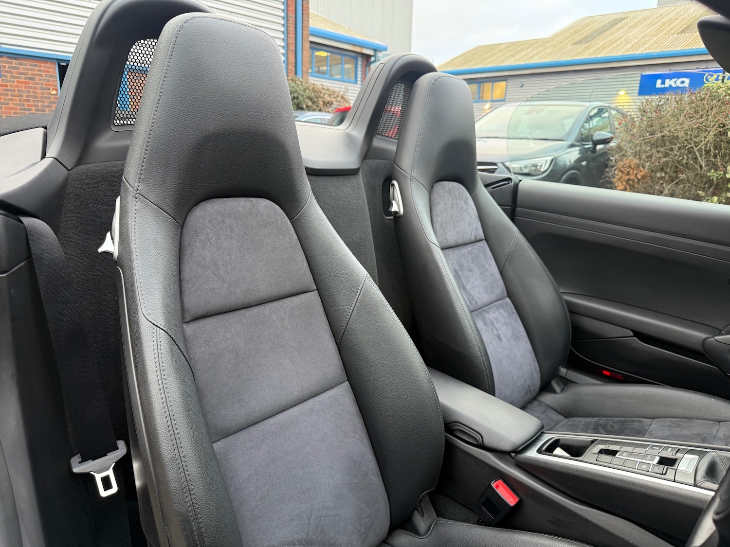 Used Porsche Boxster 2013 for sale - 77240770: Photo 51