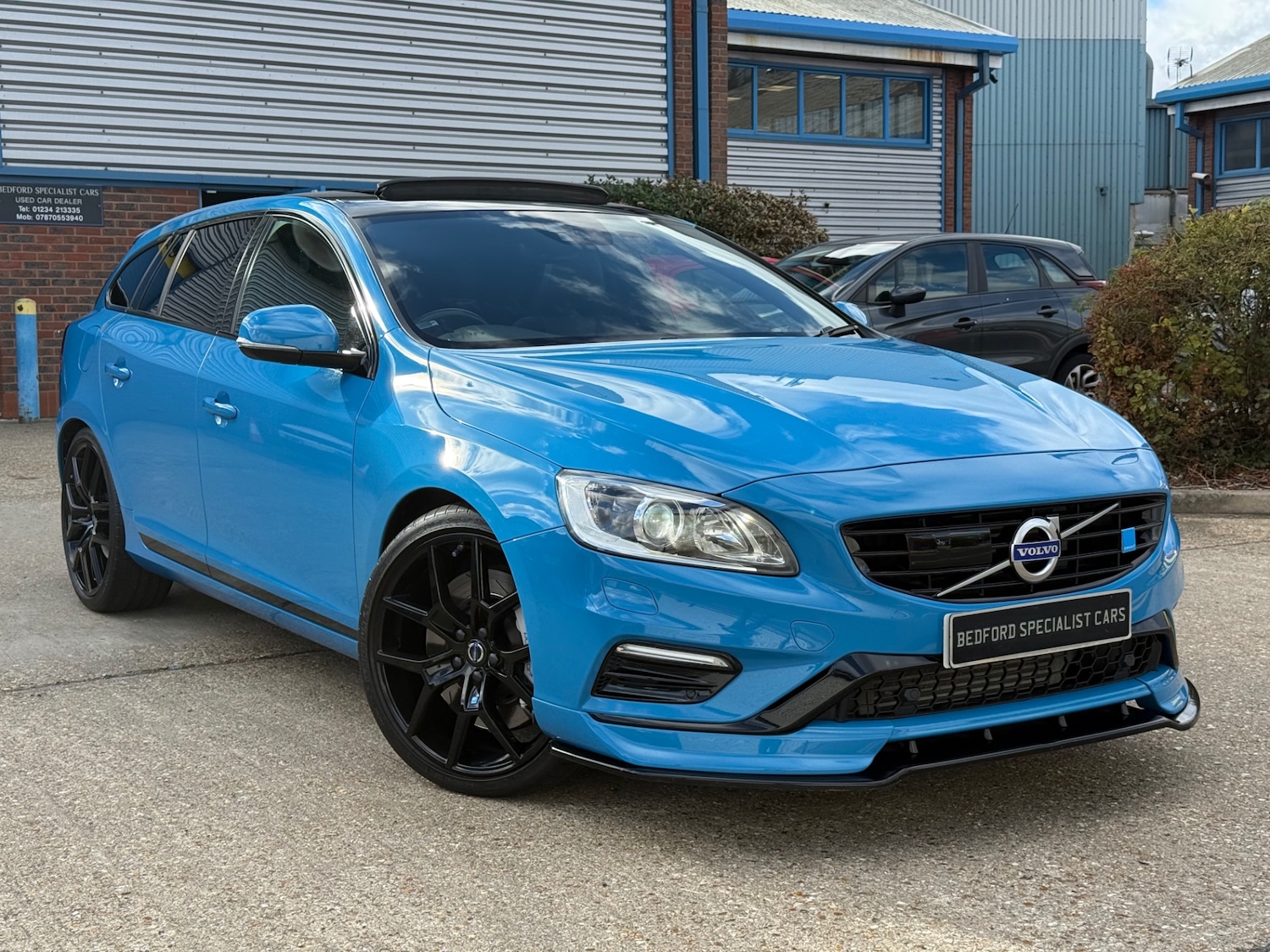 Used Volvo V60 2015 for sale - 76357744: Photo 1