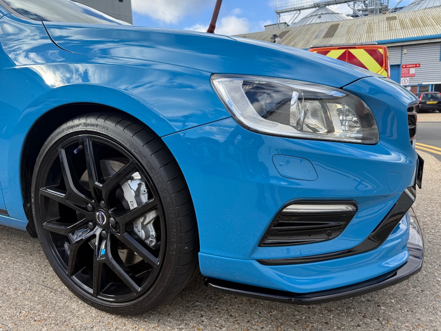 Used Volvo V60 2015 for sale - 76357744: Photo 14