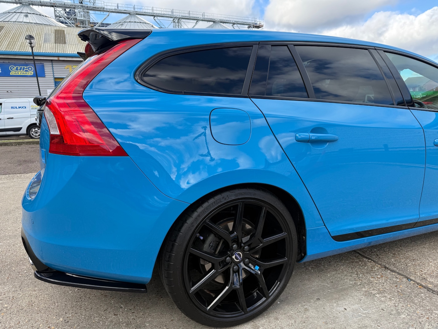 Used Volvo V60 2015 for sale - 76357744: Photo 17