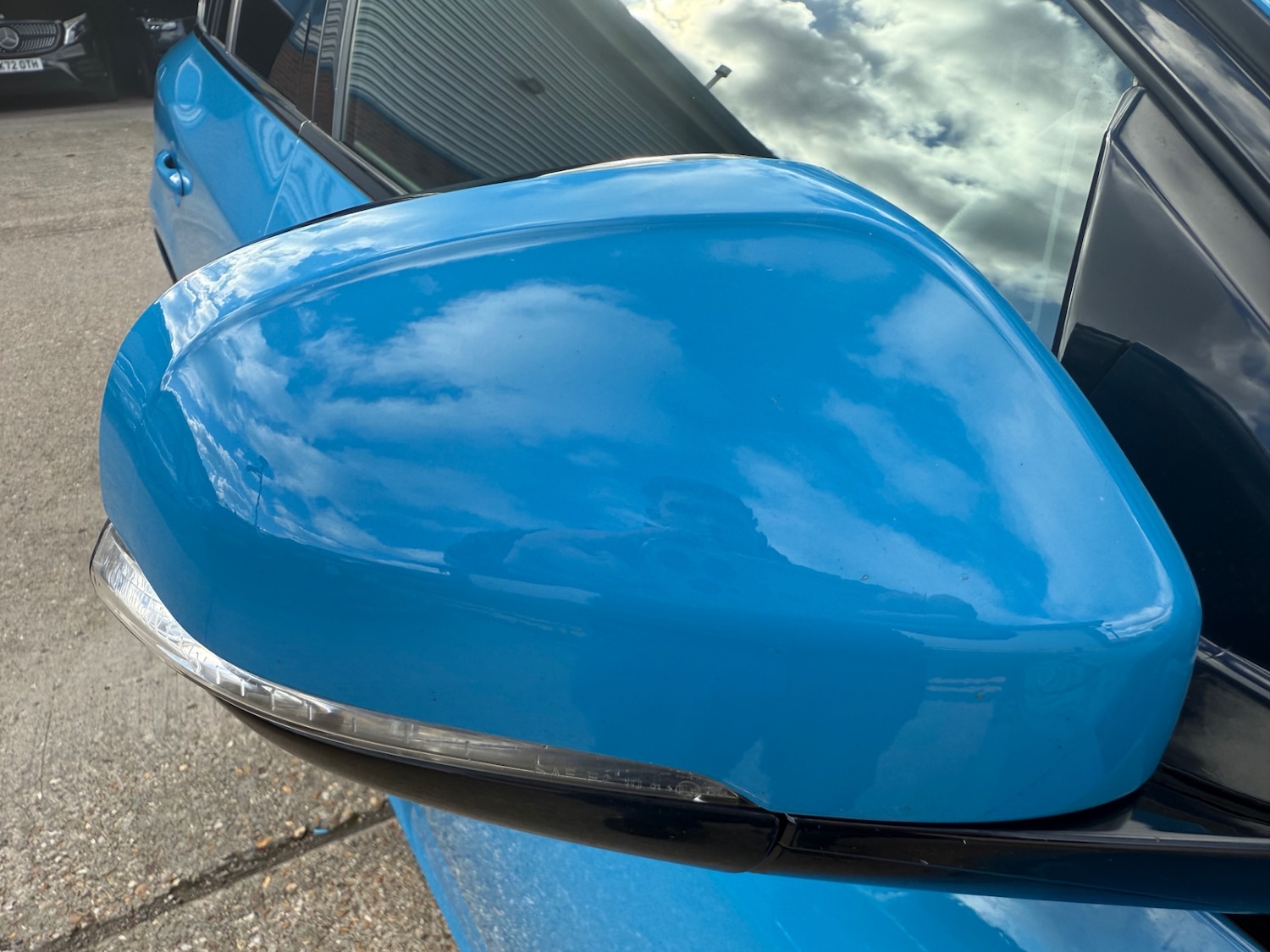Used Volvo V60 2015 for sale - 76357744: Photo 21