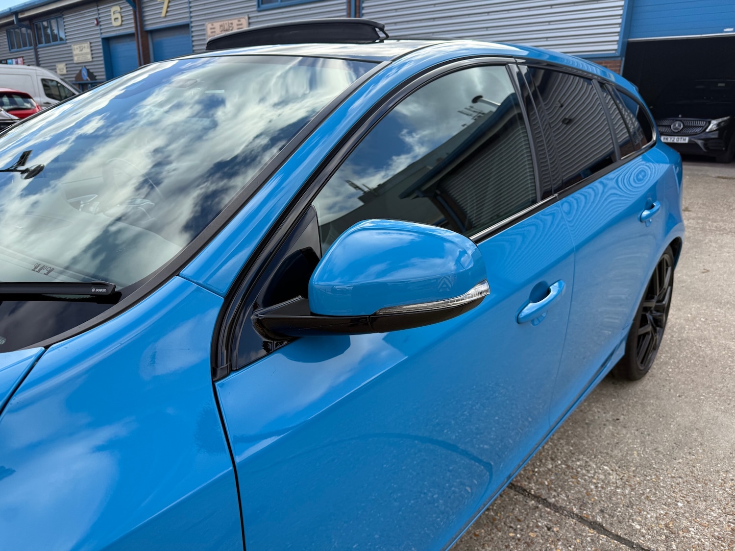 Used Volvo V60 2015 for sale - 76357744: Photo 22