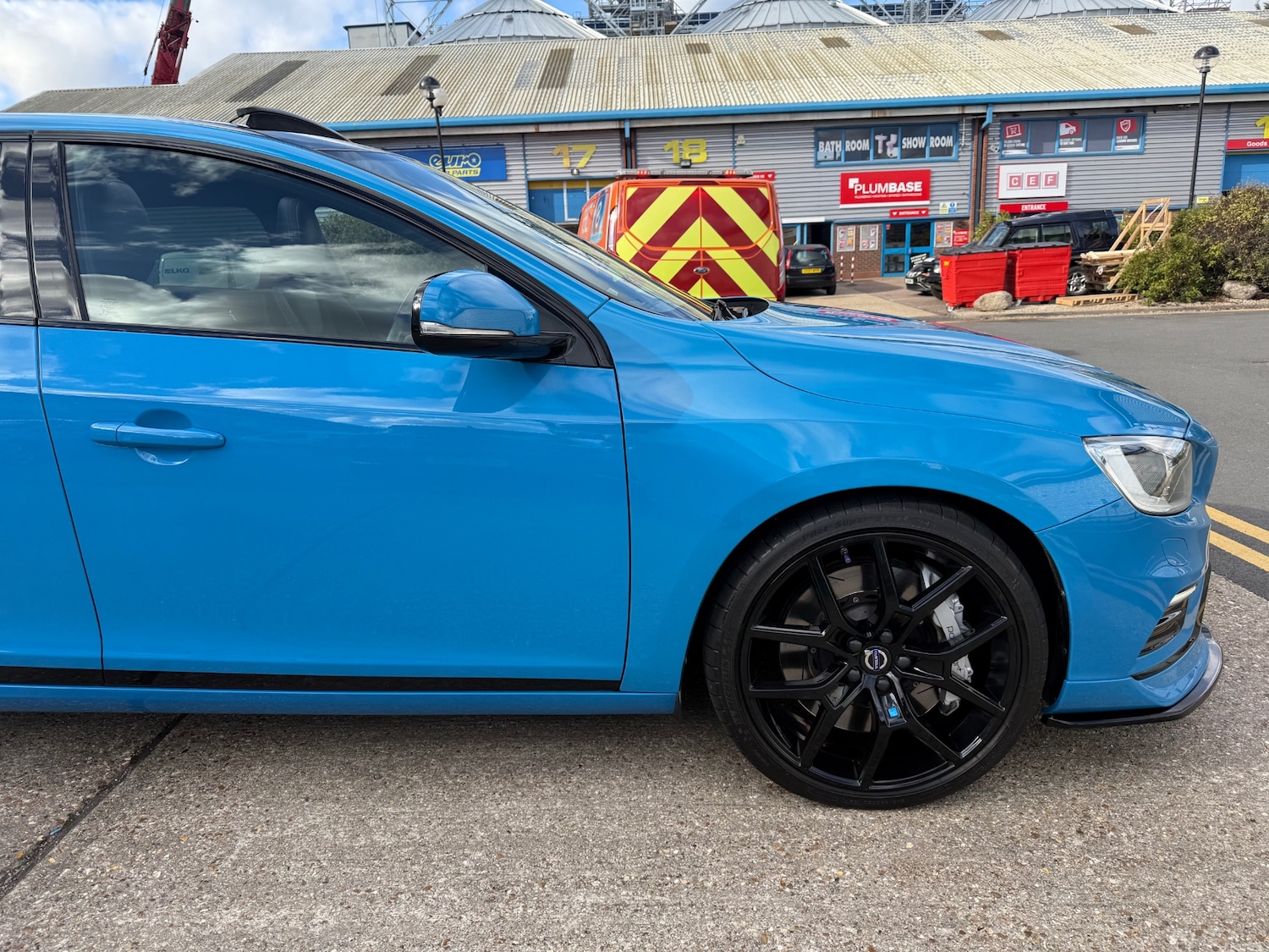 Used Volvo V60 2015 for sale - 76357744: Photo 25