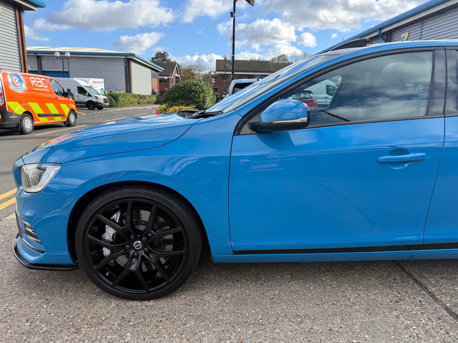 Used Volvo V60 2015 for sale - 76357744: Photo 29