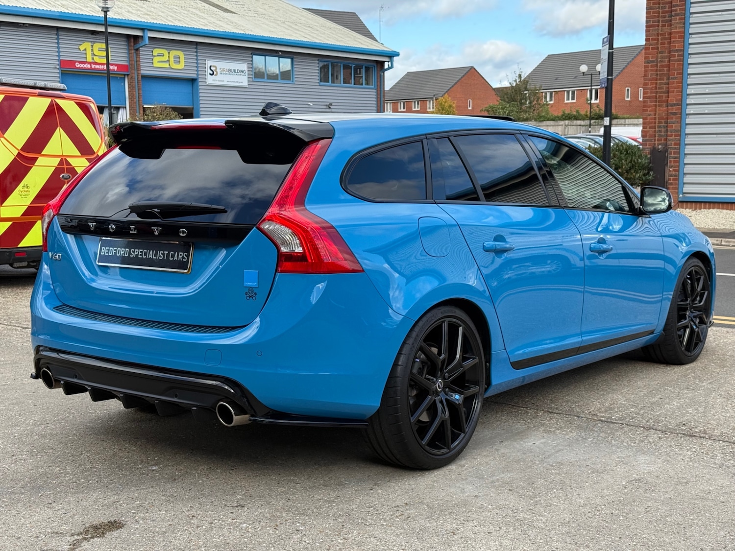 Used Volvo V60 2015 for sale - 76357744: Photo 4