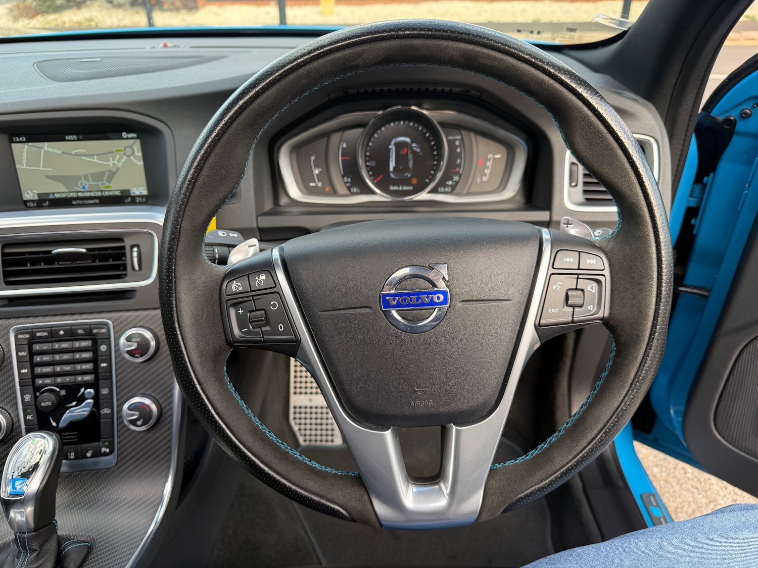 Used Volvo V60 2015 for sale - 76357744: Photo 42
