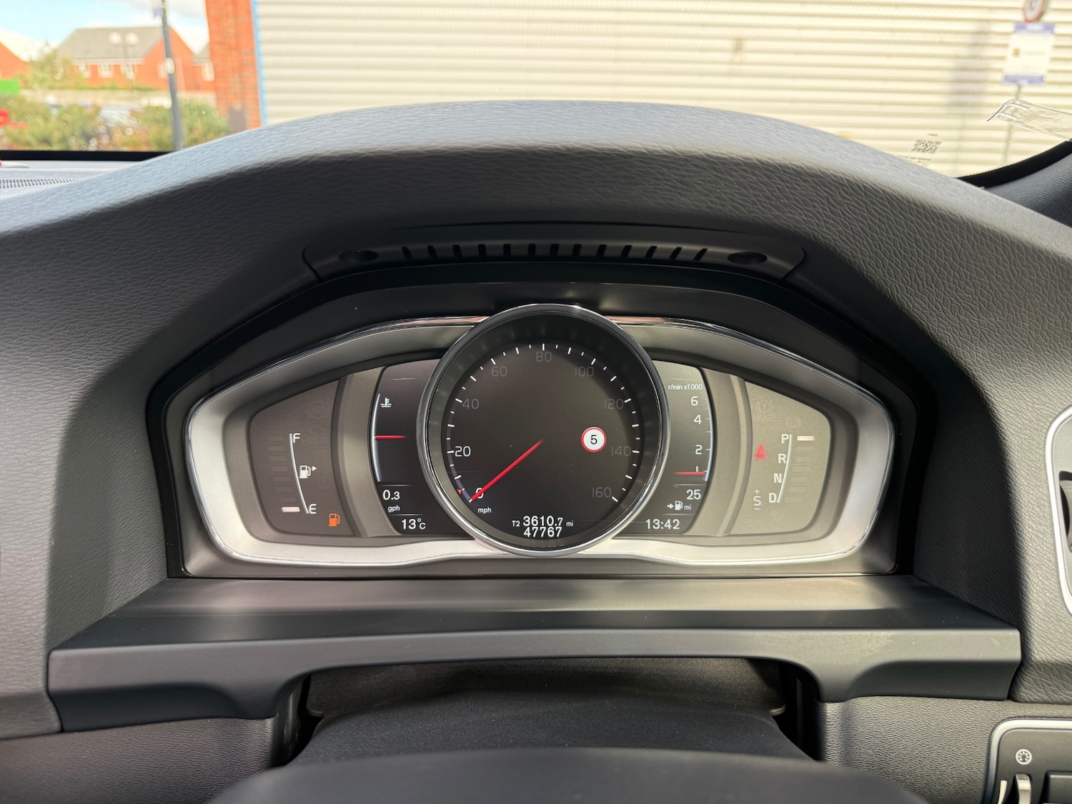 Used Volvo V60 2015 for sale - 76357744: Photo 43