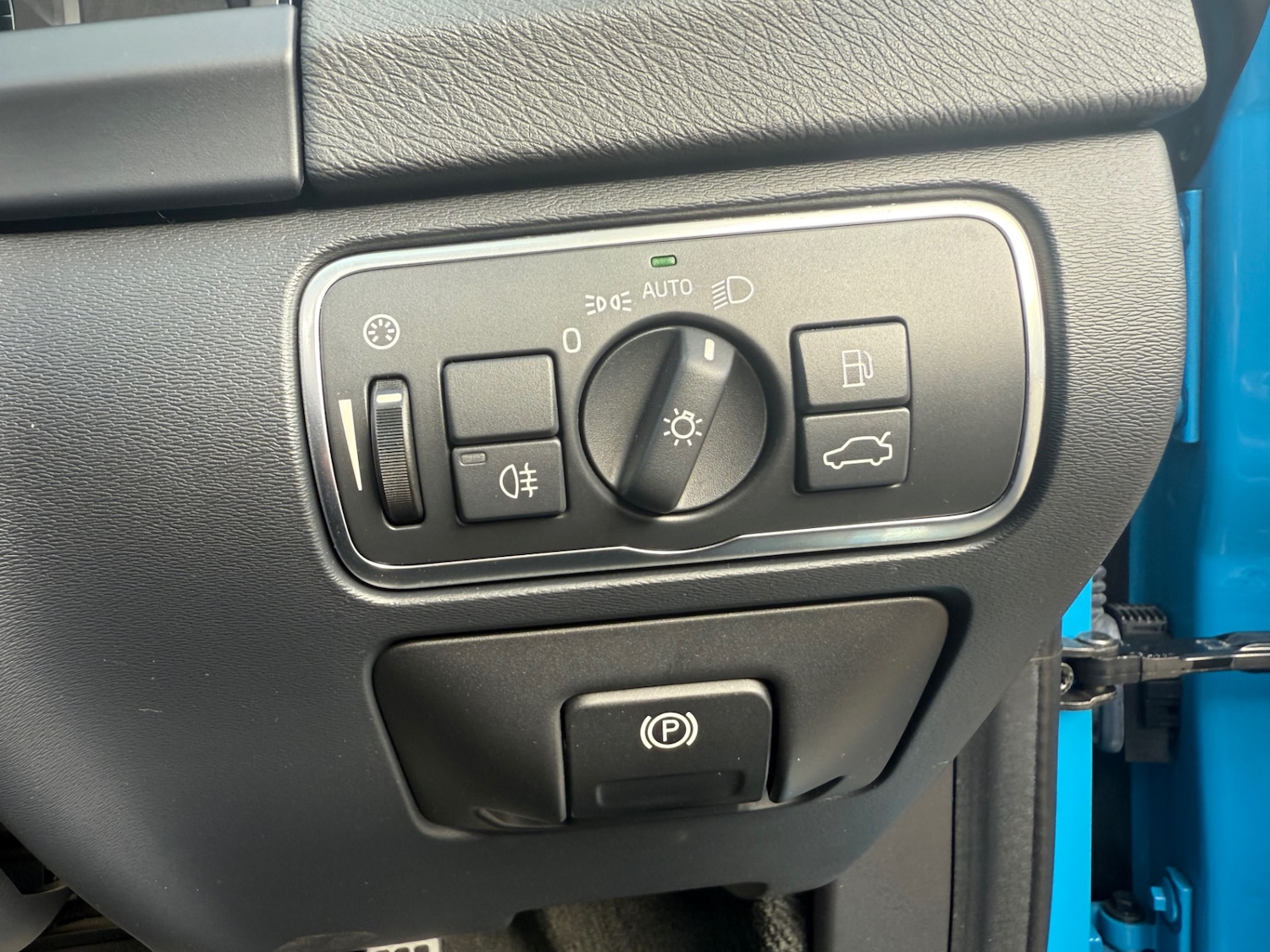 Used Volvo V60 2015 for sale - 76357744: Photo 44