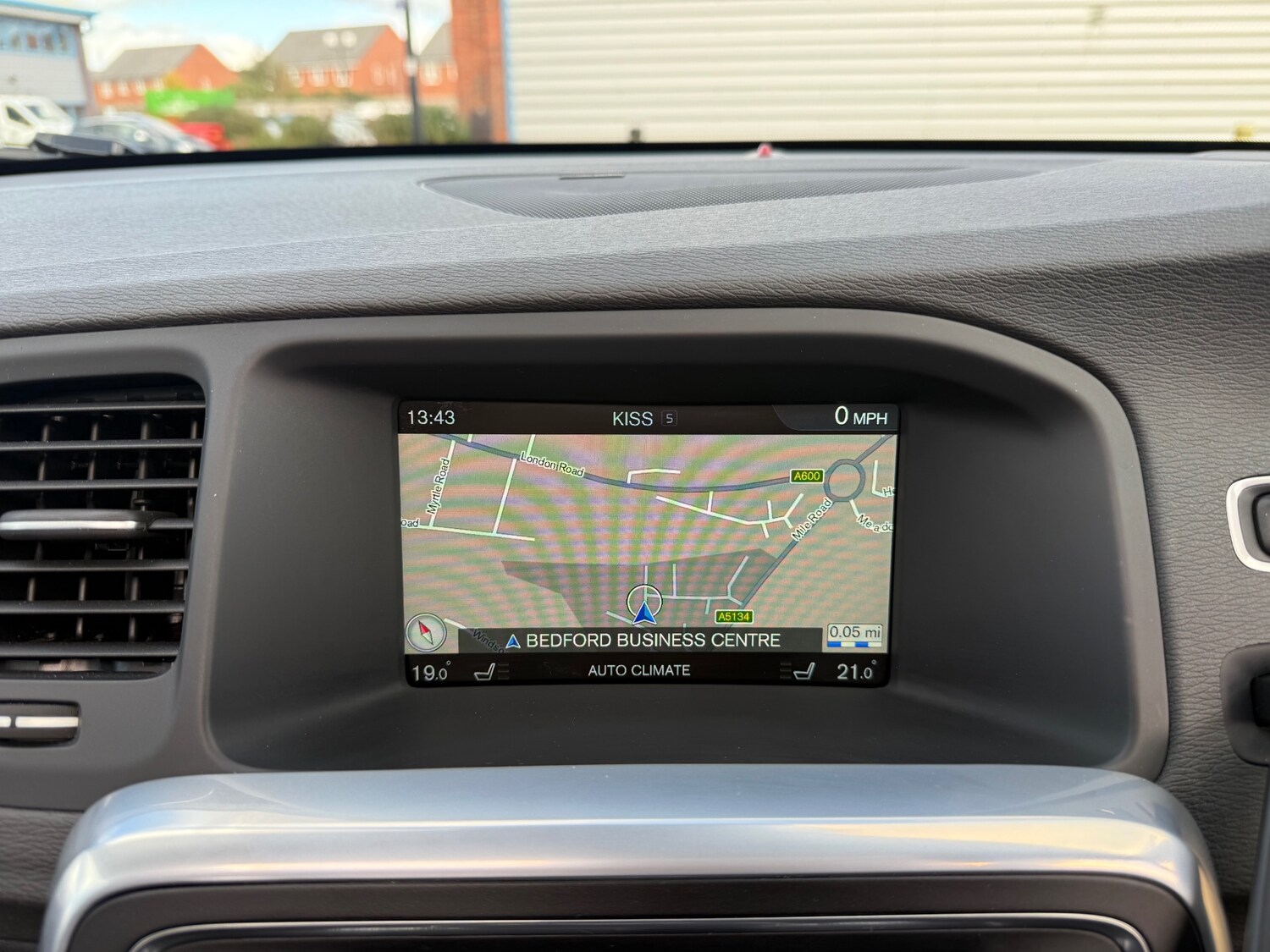 Used Volvo V60 2015 for sale - 76357744: Photo 50