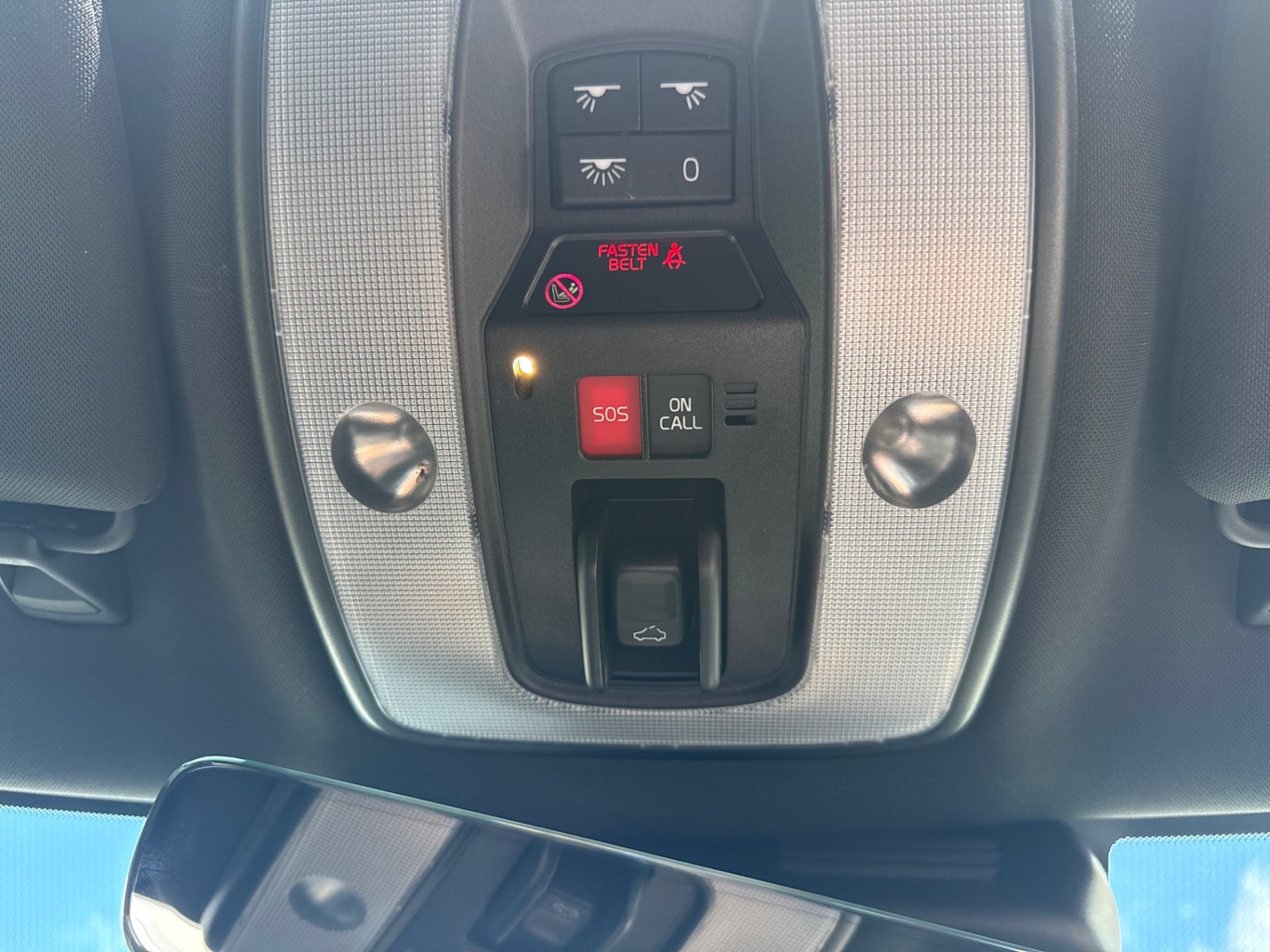 Used Volvo V60 2015 for sale - 76357744: Photo 51