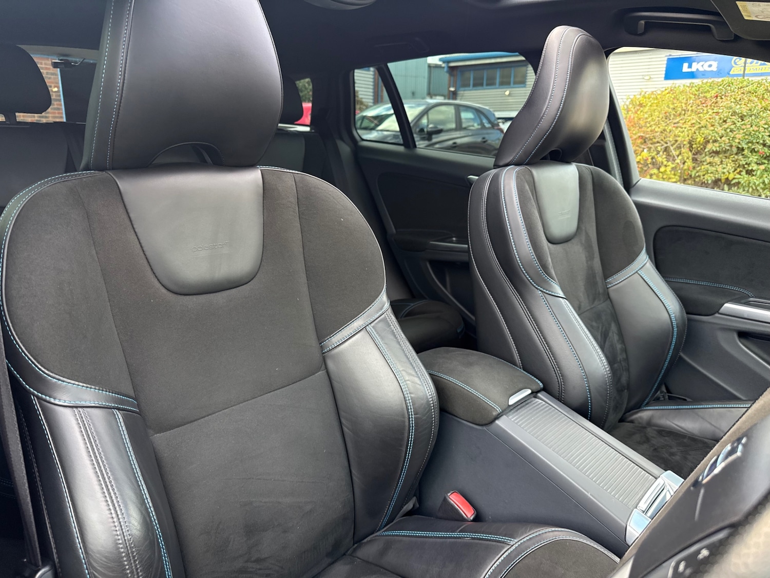 Used Volvo V60 2015 for sale - 76357744: Photo 54