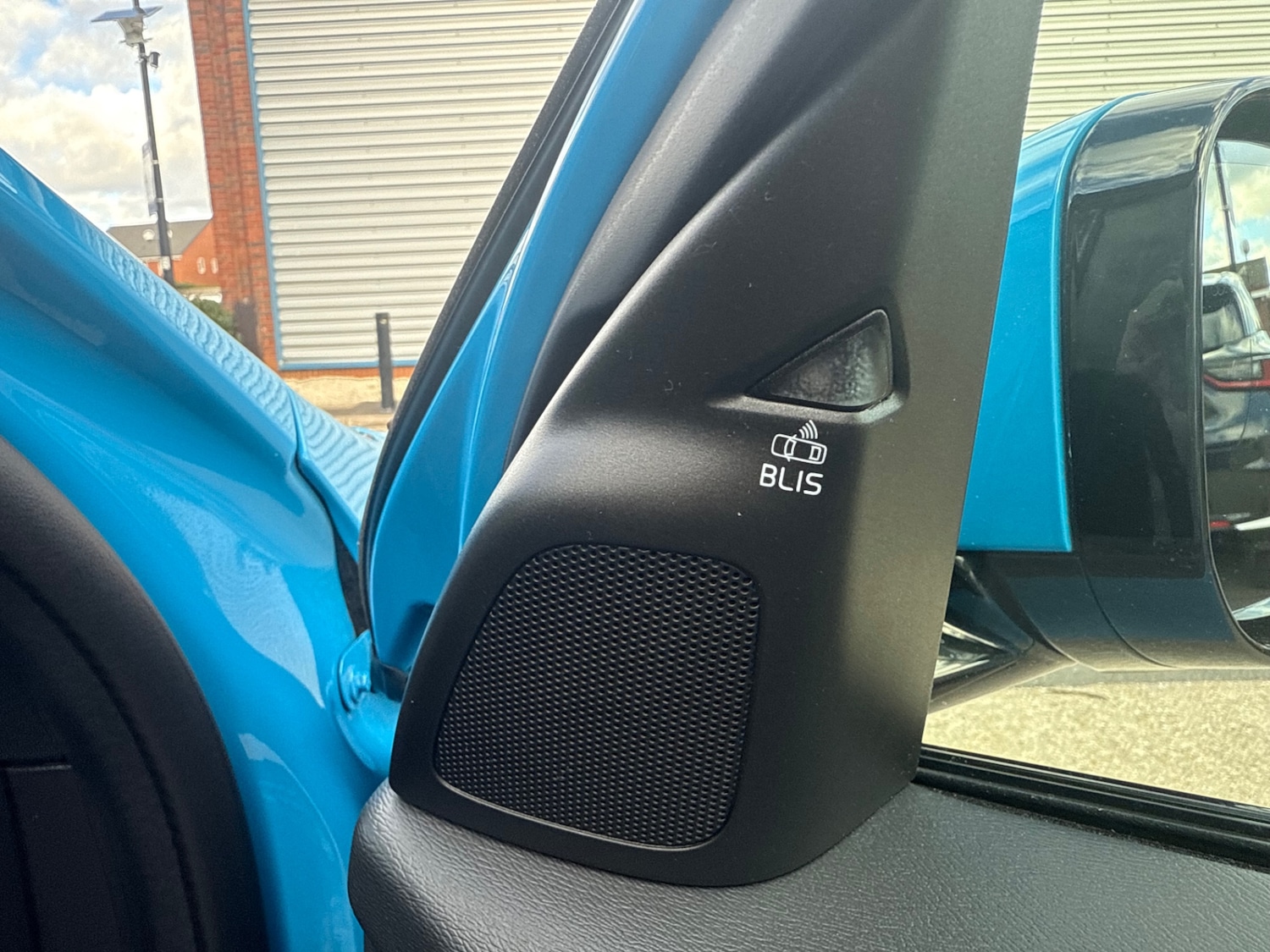 Used Volvo V60 2015 for sale - 76357744: Photo 55
