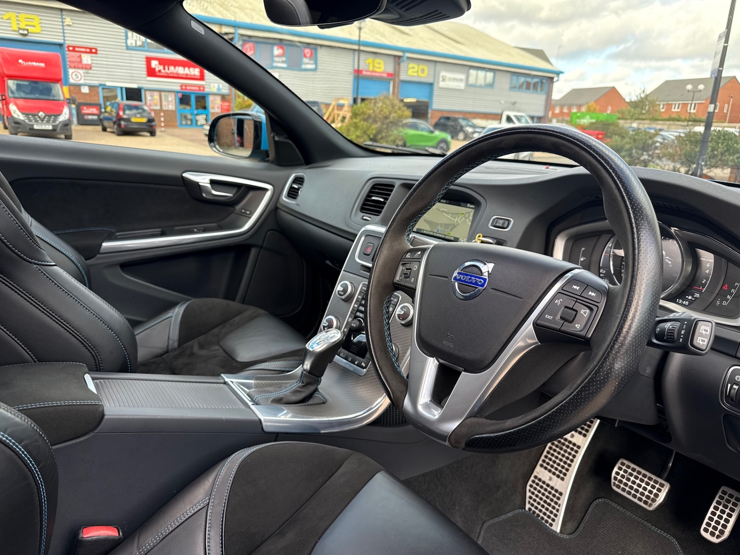 Used Volvo V60 2015 for sale - 76357744: Photo 58