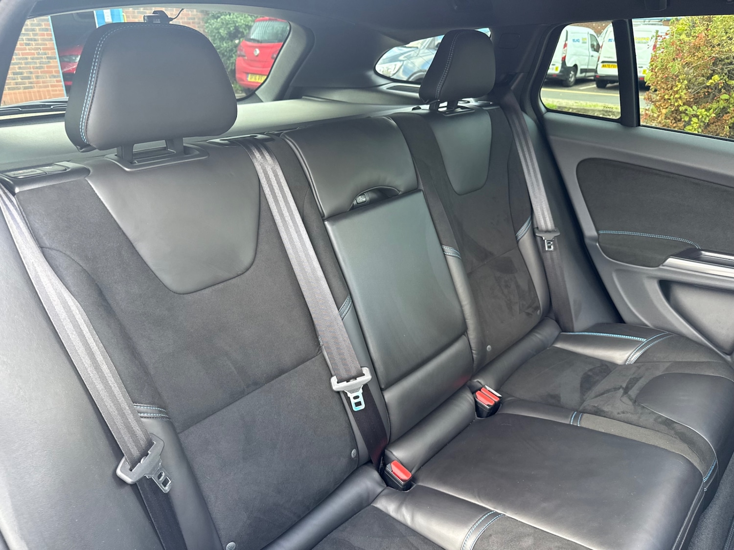 Used Volvo V60 2015 for sale - 76357744: Photo 61