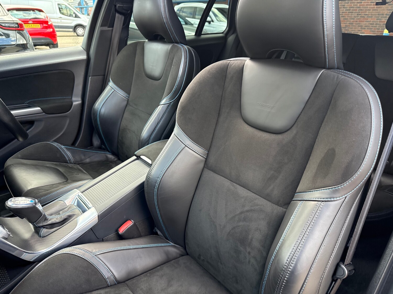 Used Volvo V60 2015 for sale - 76357744: Photo 73
