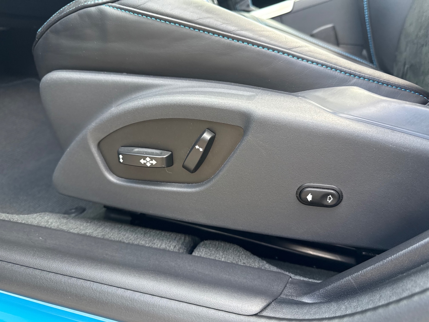 Used Volvo V60 2015 for sale - 76357744: Photo 75