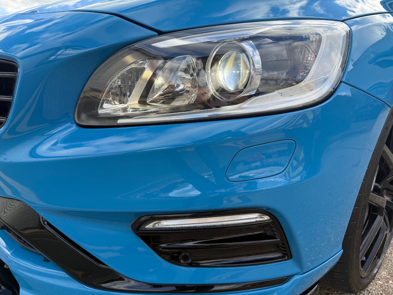 Used Volvo V60 2015 for sale - 76357744: Photo 9