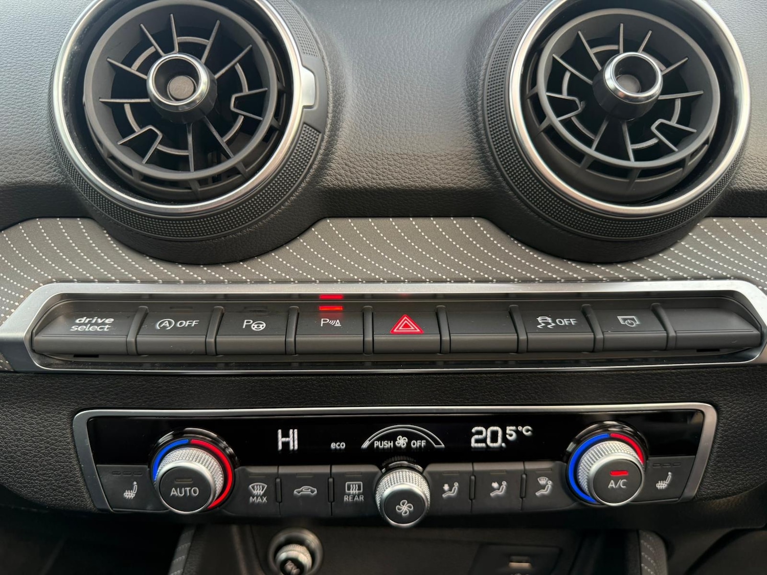 Used Audi Q2 2020 for sale - 77240200: Photo 32