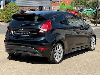 Used Ford Fiesta 2015 for sale - 79492240: Photo
