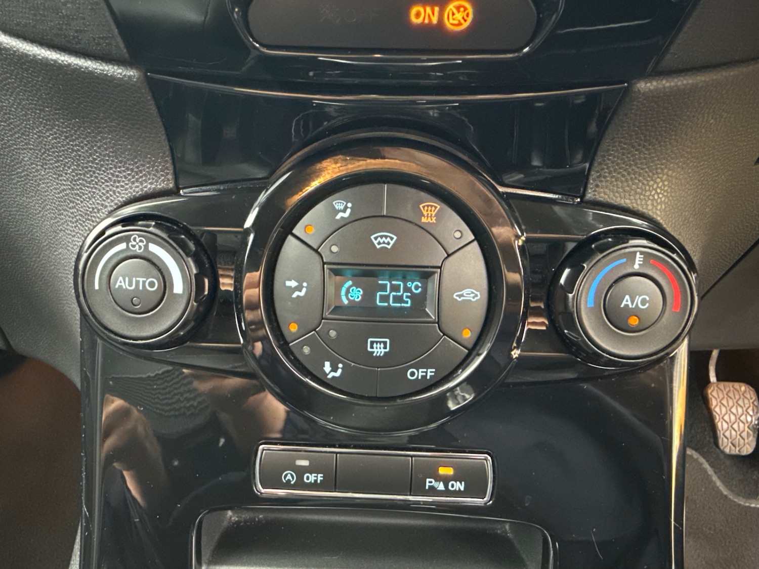 Used Ford Fiesta 2015 for sale - 76504780: Photo 47