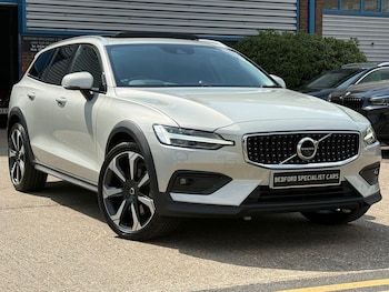 Used Volvo V60 2019 for sale - 78378255: Photo