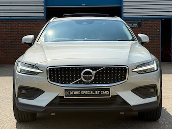 Used Volvo V60 2019 for sale - 78378255: Photo