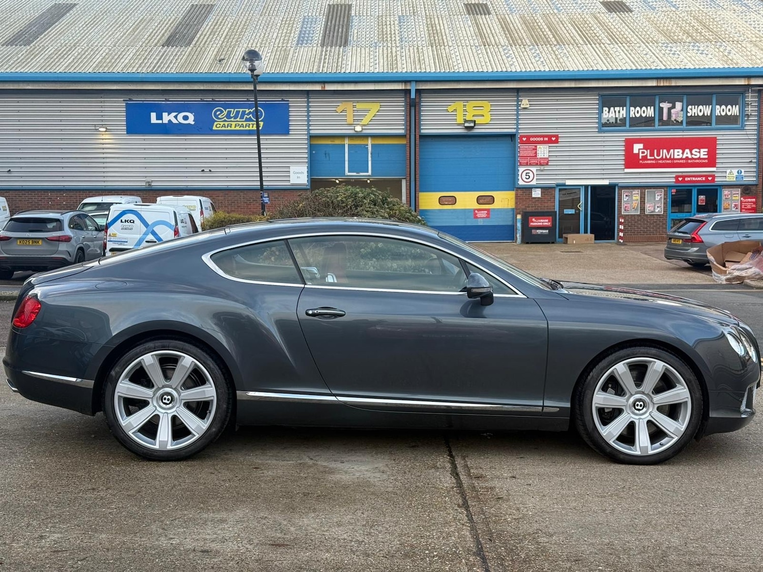 Used Bentley Continental 2012 for sale - 76807221: Photo 2