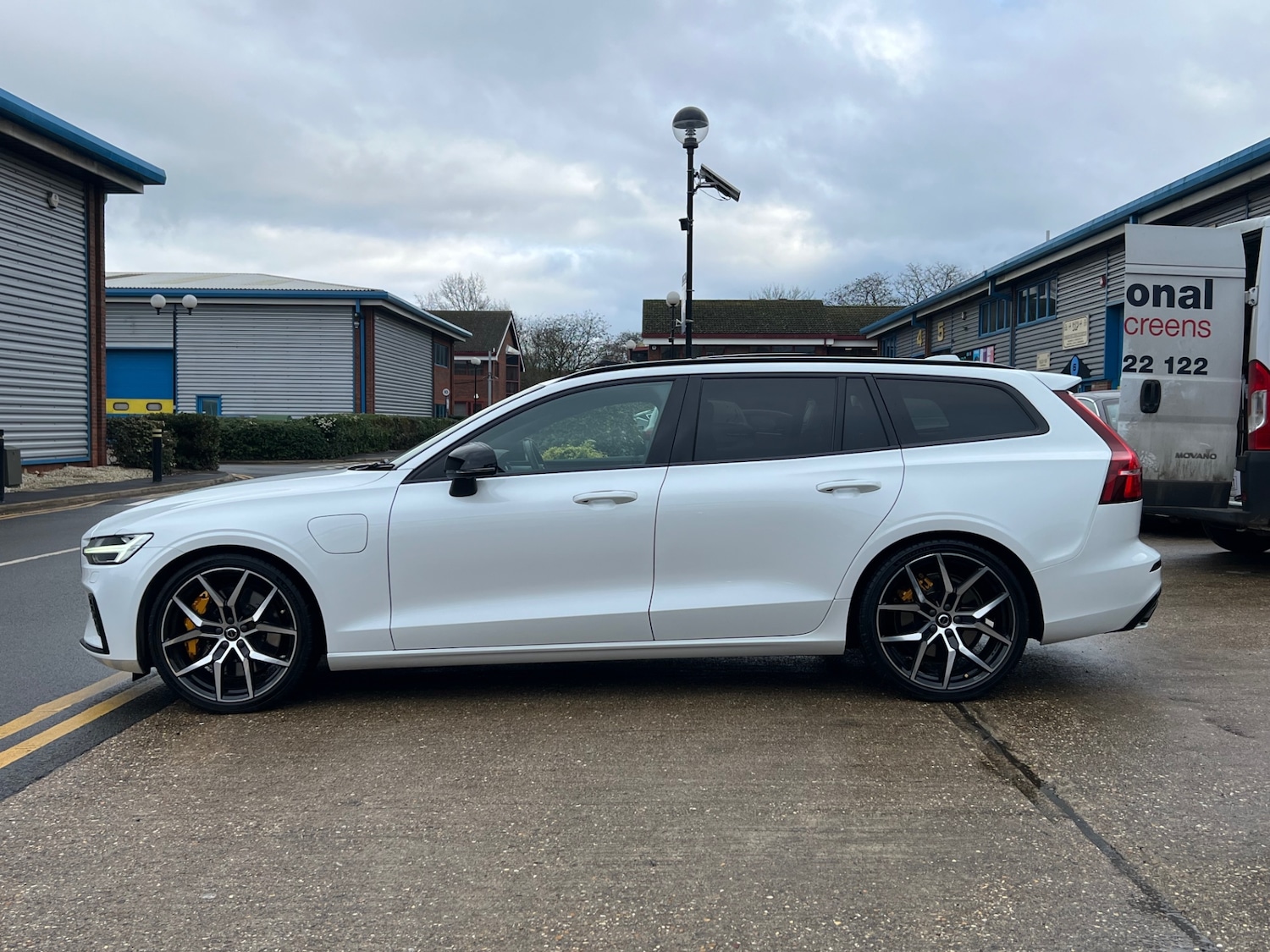 Used Volvo V60 2021 for sale - 77494523: Photo 4