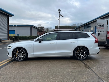 Used Volvo V60 2021 for sale - 77494523: Photo