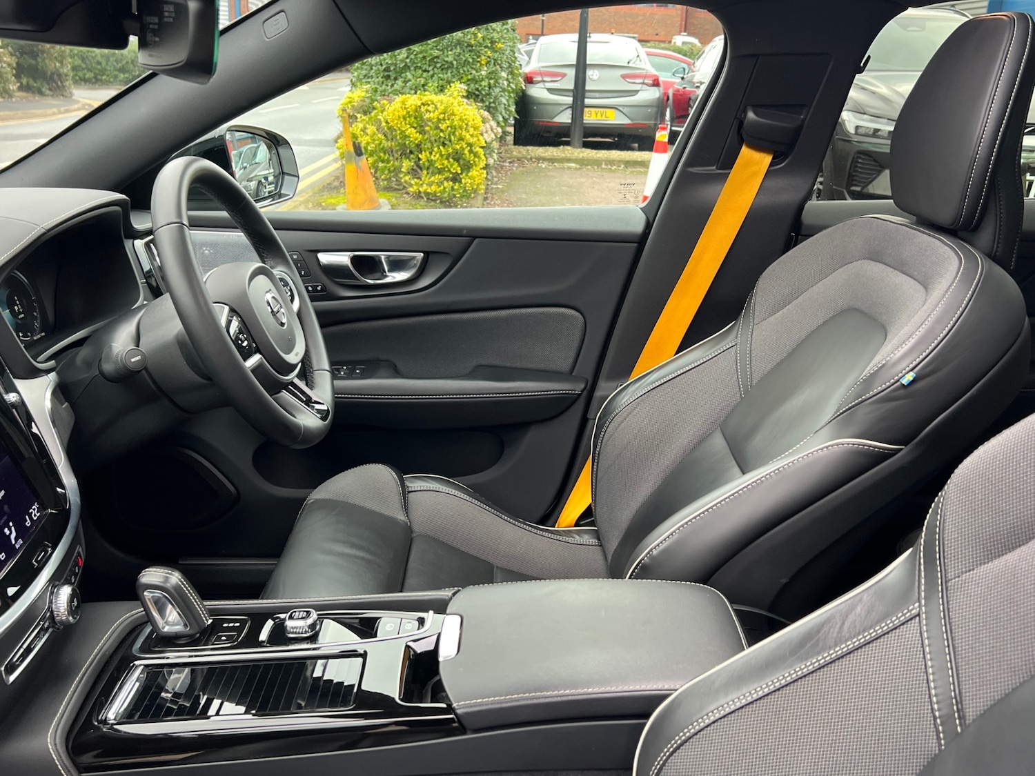 Used Volvo V60 2021 for sale - 77494523: Photo 9