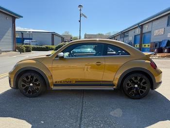 Used Volkswagen Beetle 2017 for sale - 78344053: Photo