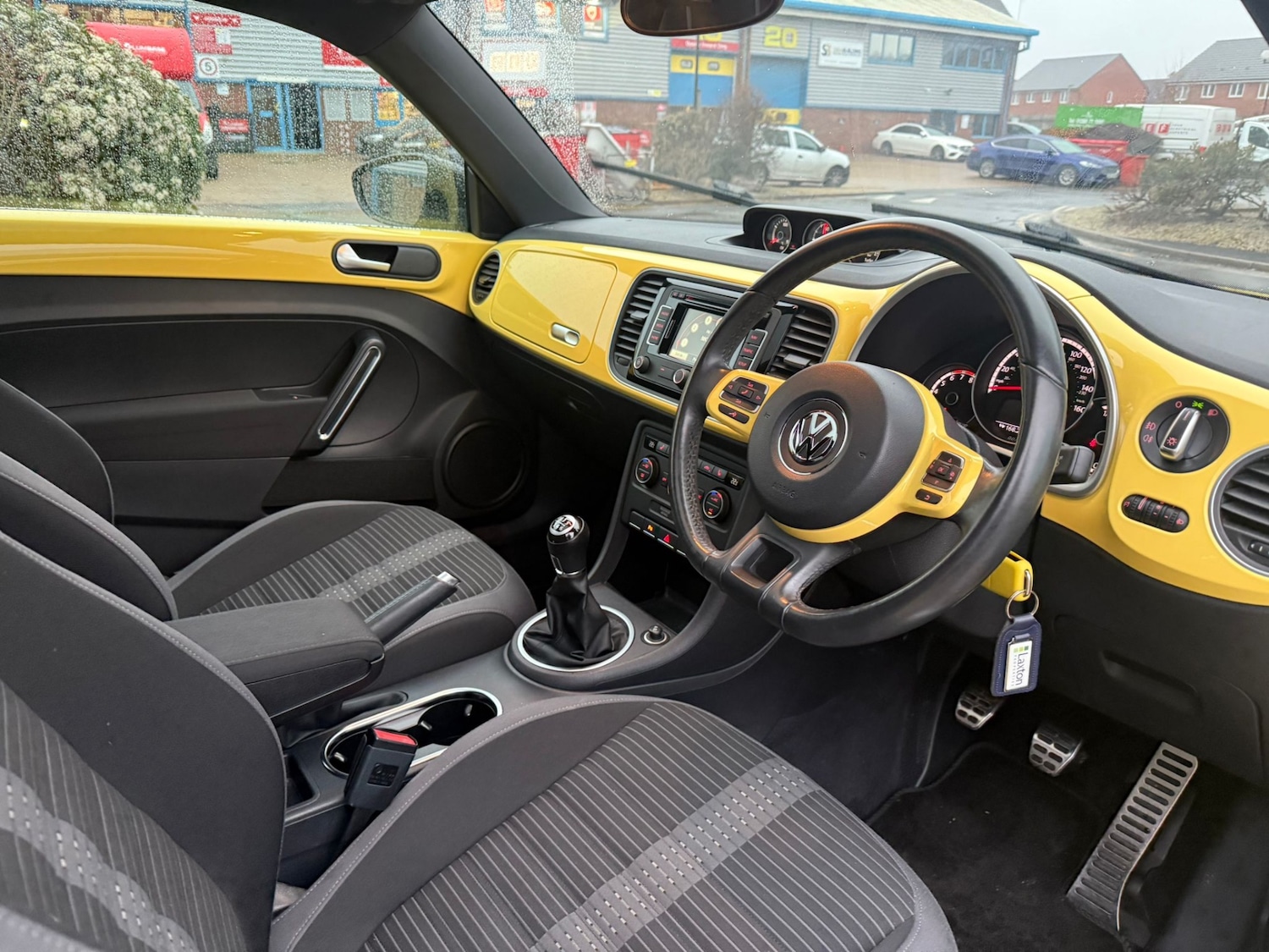 Used Volkswagen Beetle 2015 for sale - 77418632: Photo 26