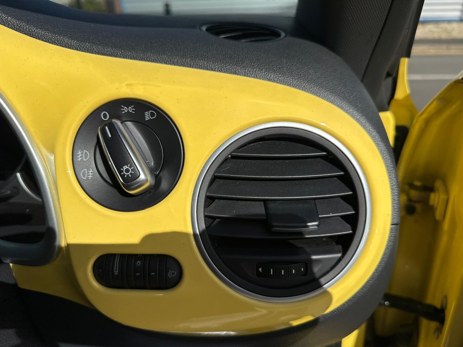 Used Volkswagen Beetle 2015 for sale - 77418632: Photo 65