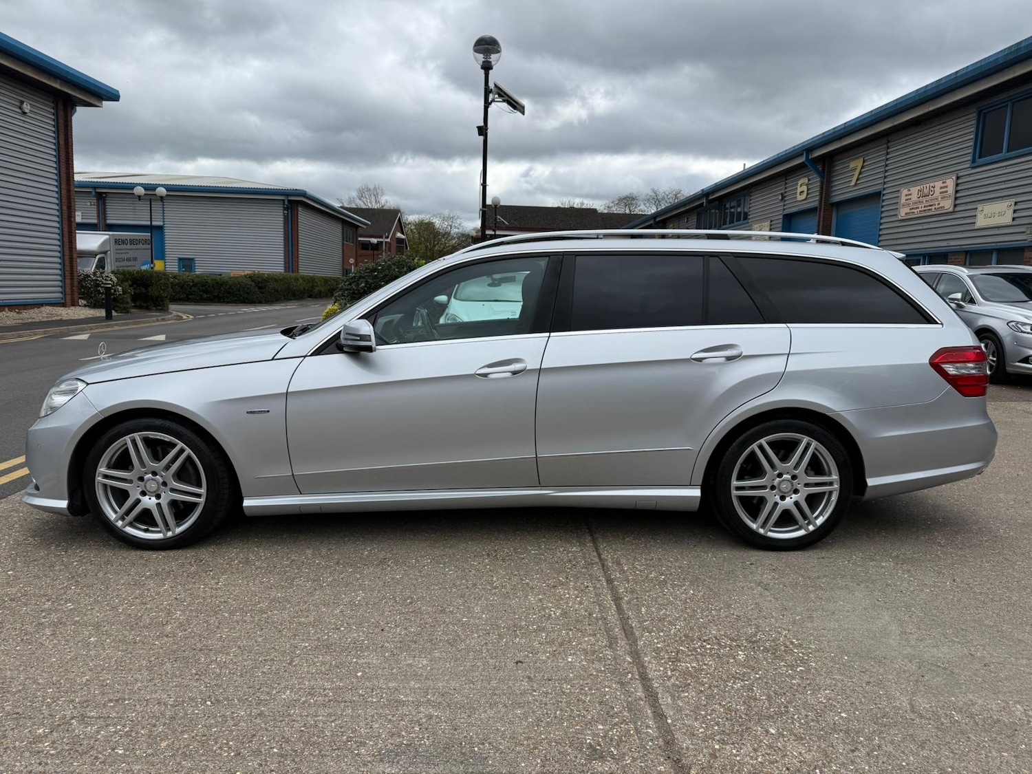 Used Mercedes-Benz E Class 2010 for sale - 78121812: Photo 3