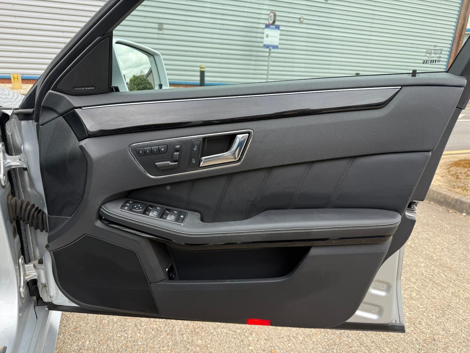 Used Mercedes-Benz E Class 2010 for sale - 78121812: Photo 38