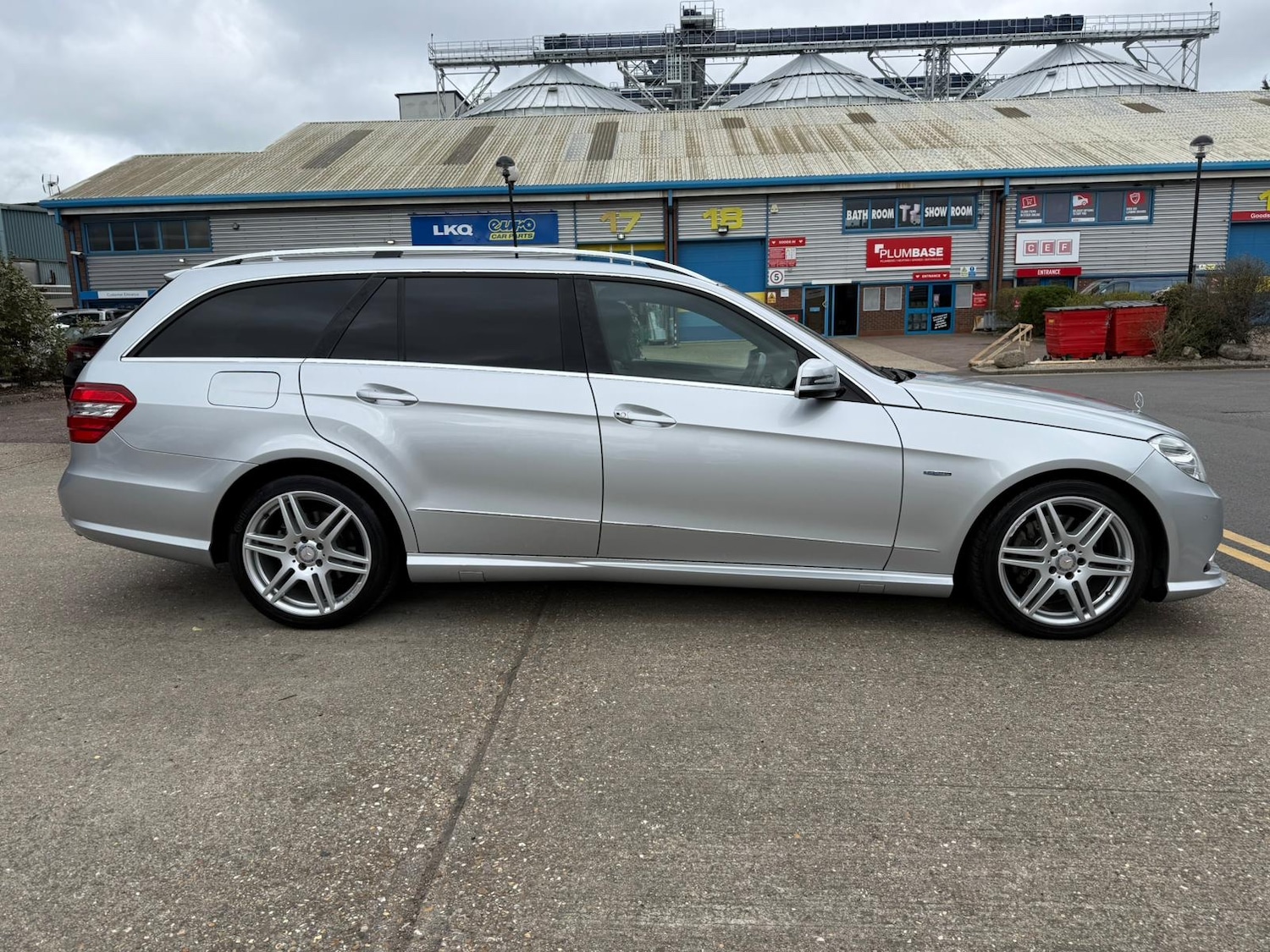 Used Mercedes-Benz E Class 2010 for sale - 78121812: Photo 7